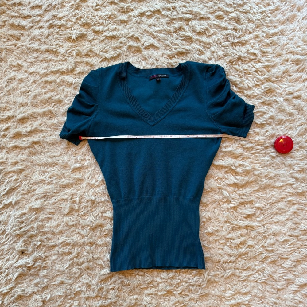 Short sleeve sweater juniors size large - Picture 4 of 4